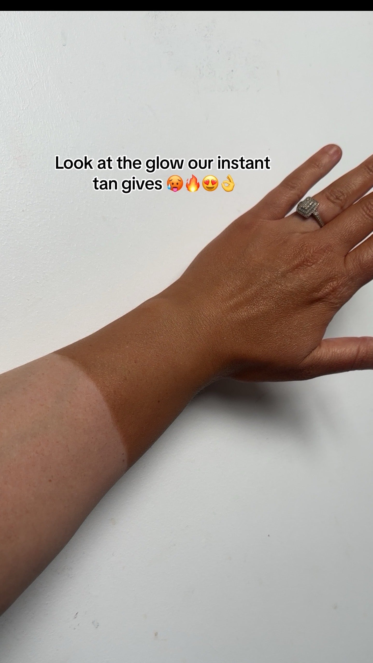 SSL instant tan + kabuki brush